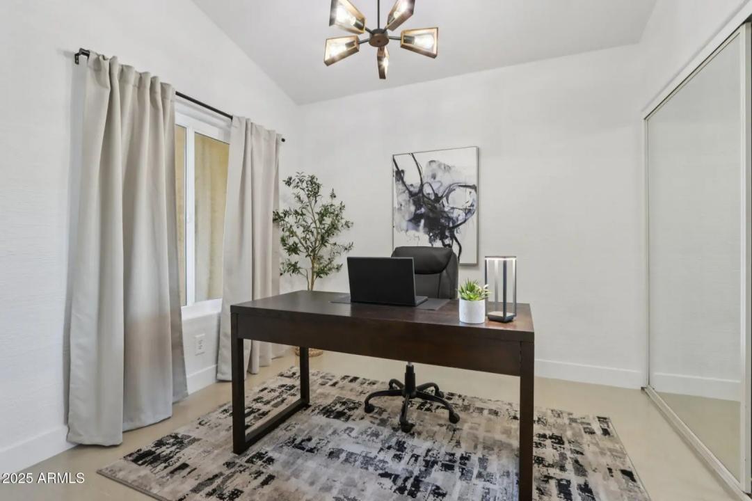 Real Estate Picture 22