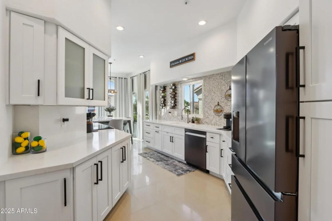 Real Estate Picture 11