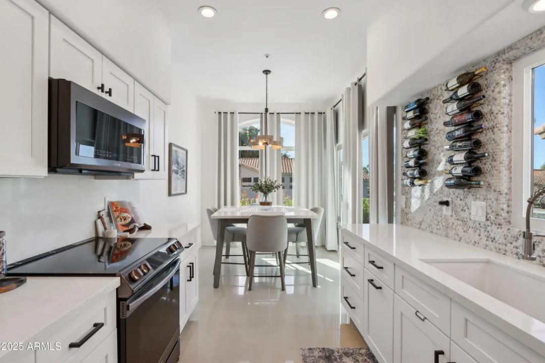 Real Estate Picture 14