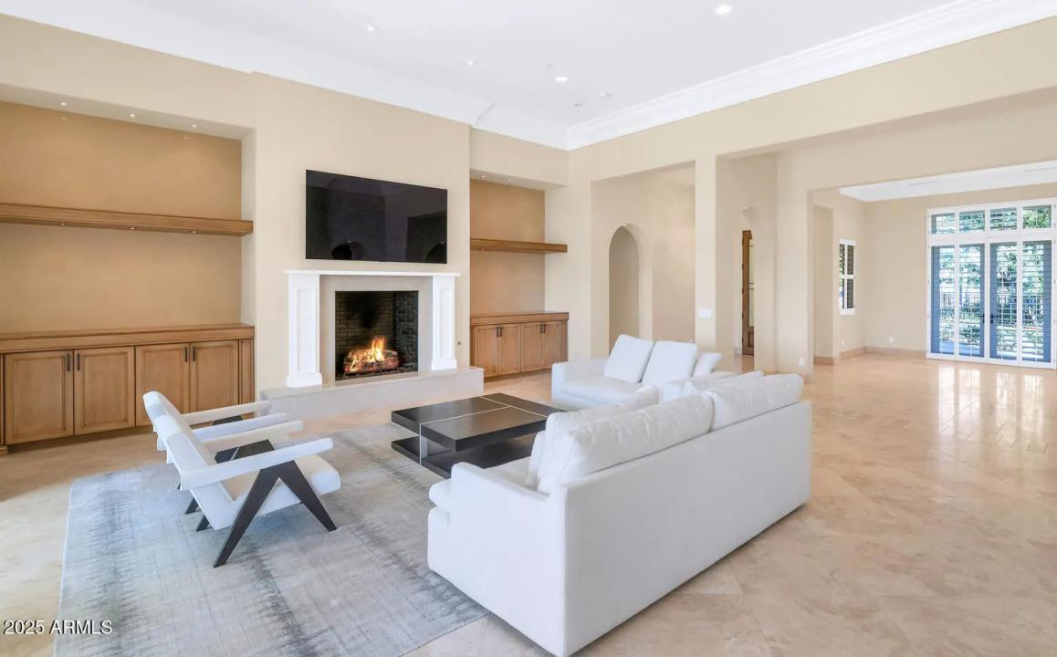 Real Estate Picture 6