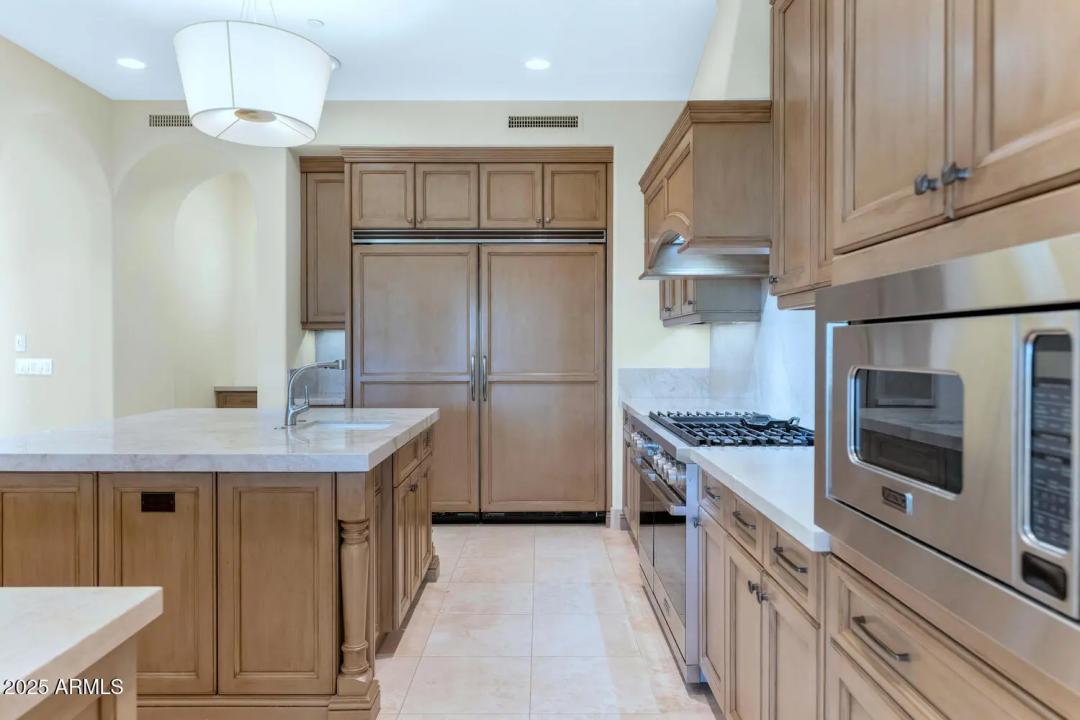 Real Estate Picture 12