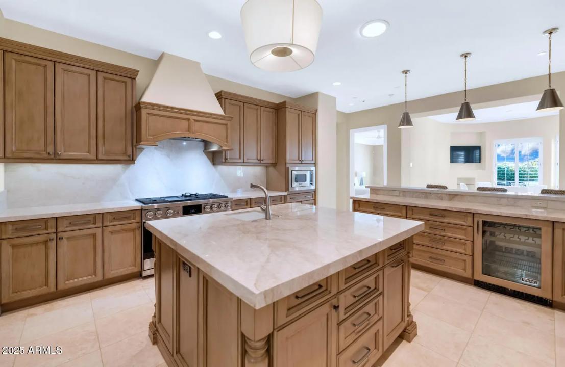 Real Estate Picture 10