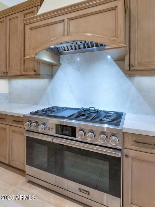 Real Estate Picture 14