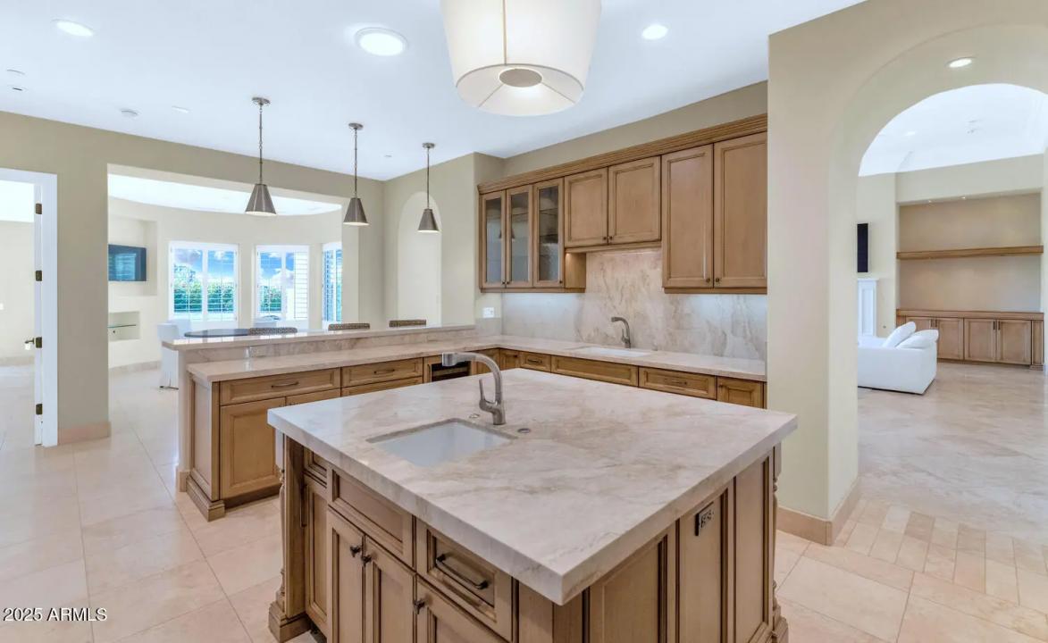 Real Estate Picture 15