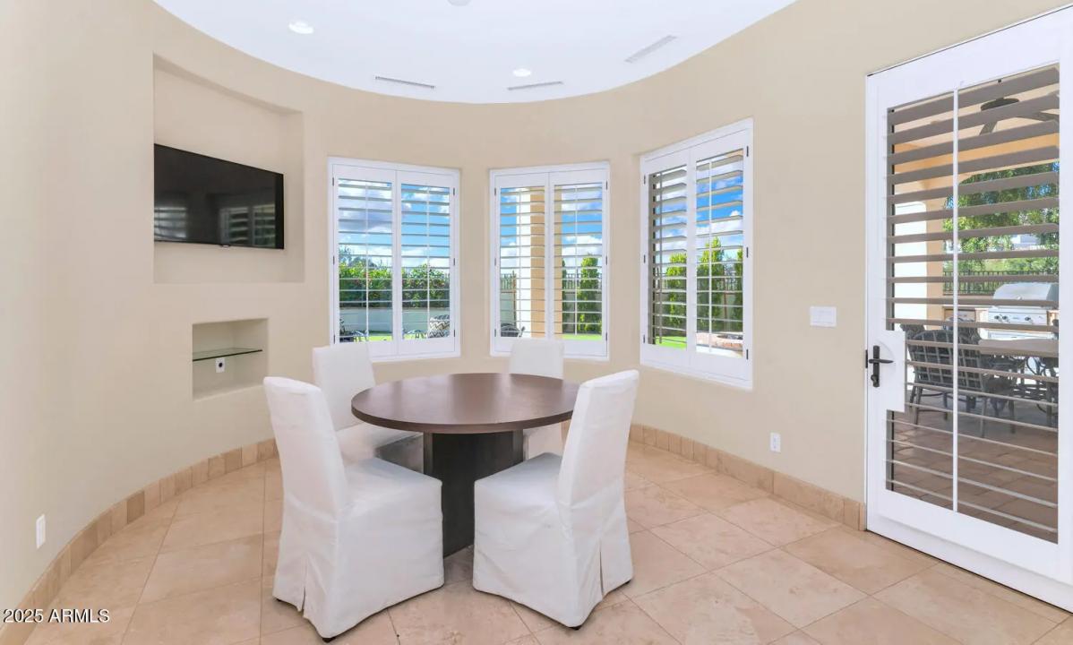 Real Estate Picture 16