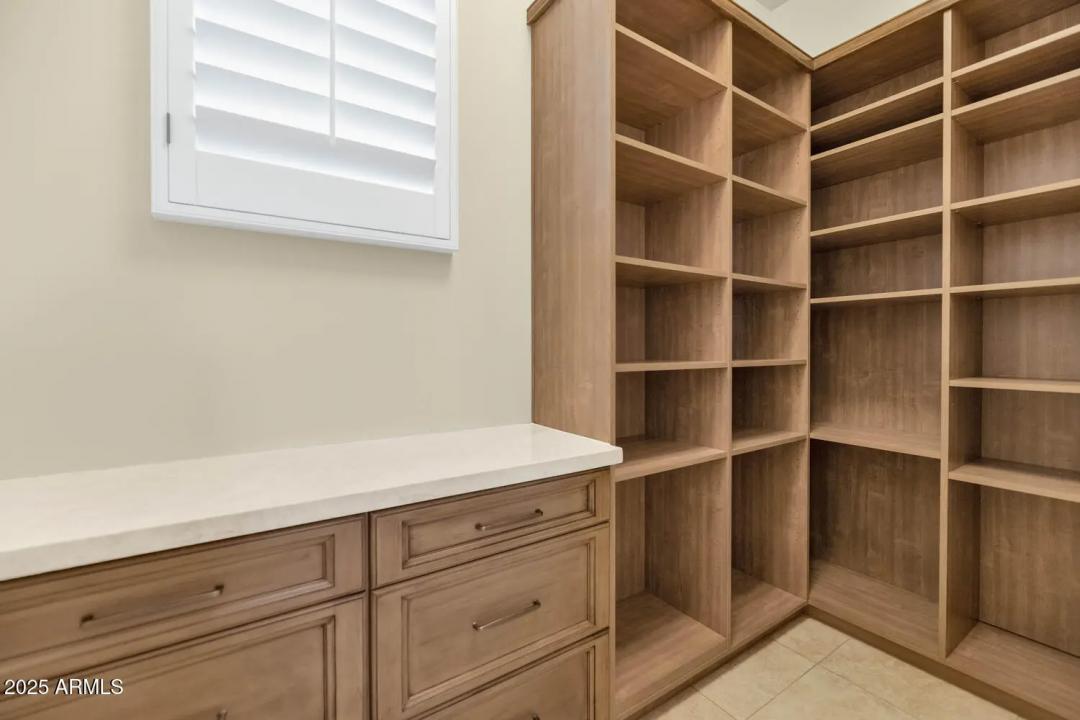 Real Estate Picture 17