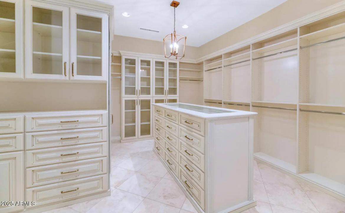 Real Estate Picture 23