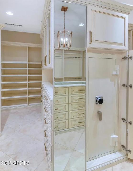 Real Estate Picture 24