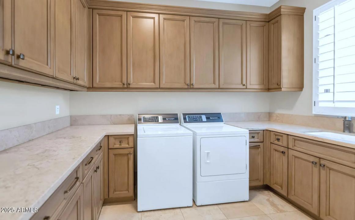 Real Estate Picture 33