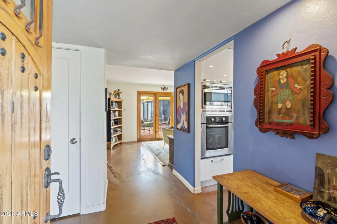 Real Estate Picture 5