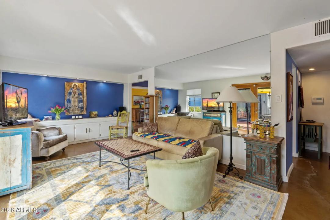 Real Estate Picture 7