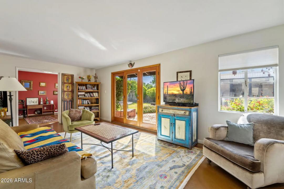 Real Estate Picture 8