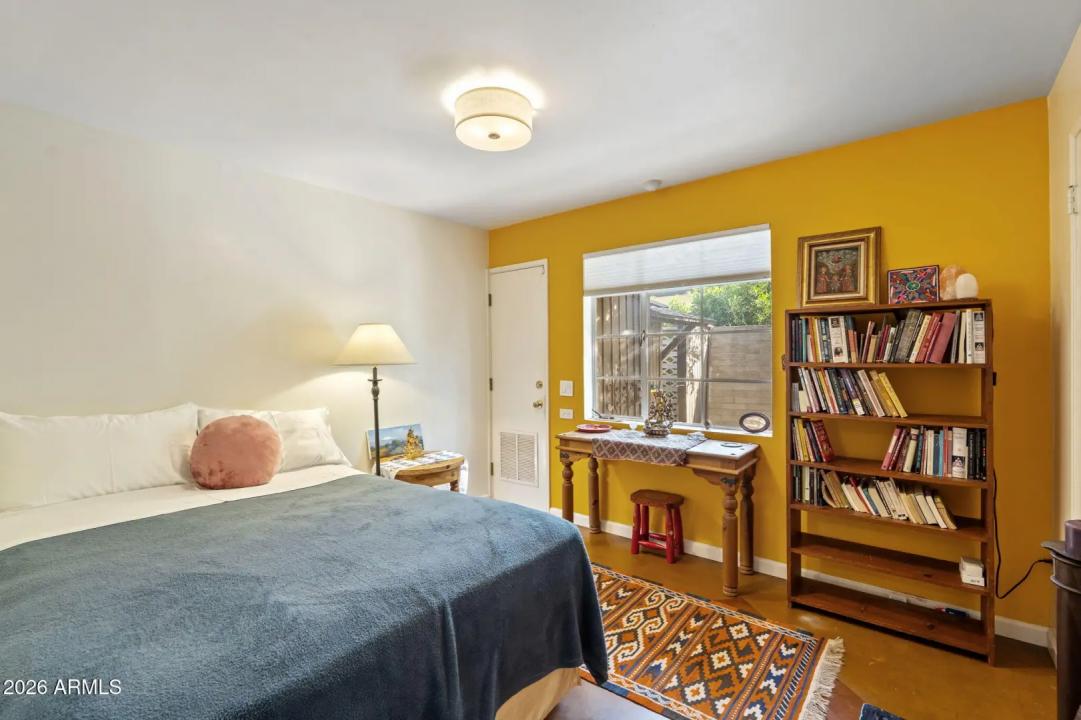 Real Estate Picture 14