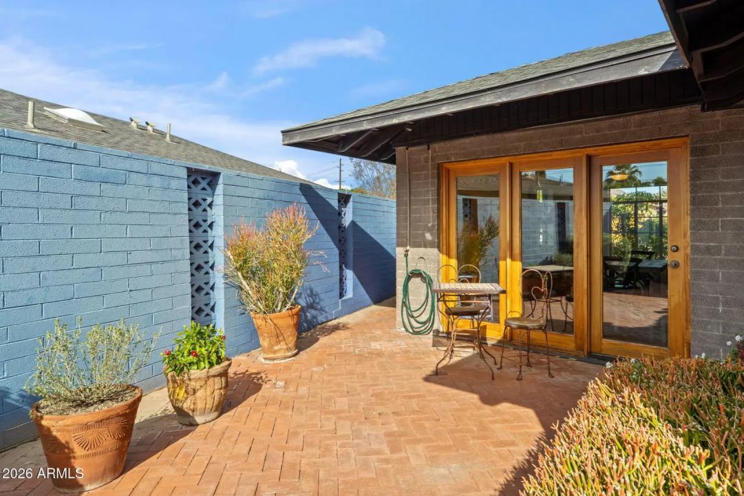 Real Estate Picture 18