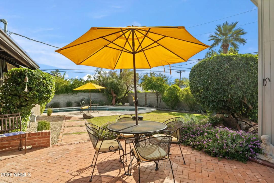 Real Estate Picture 25