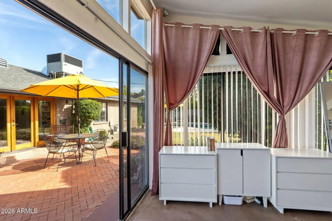 Real Estate Picture 22