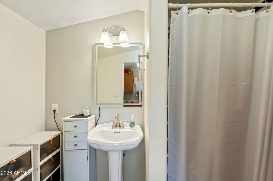 Real Estate Picture 24