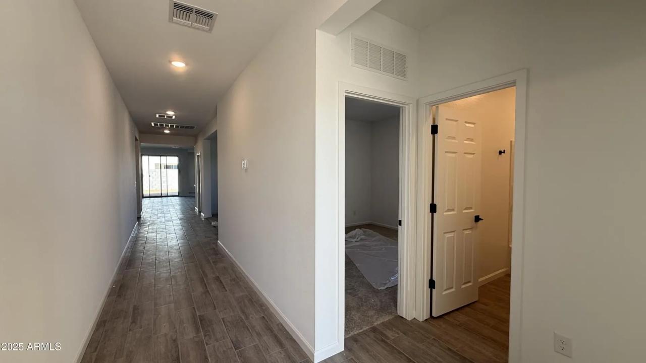 Real Estate Picture 5