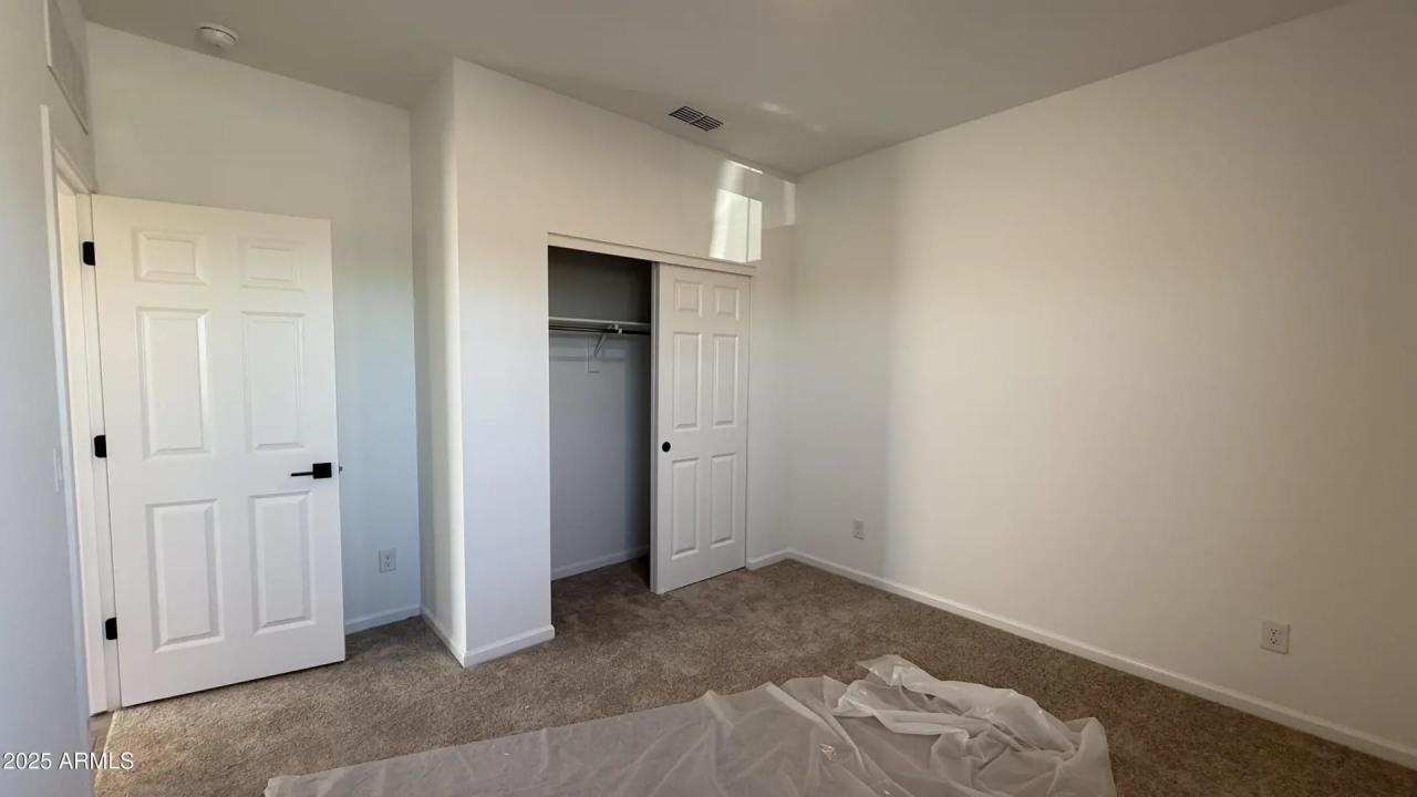 Real Estate Picture 11