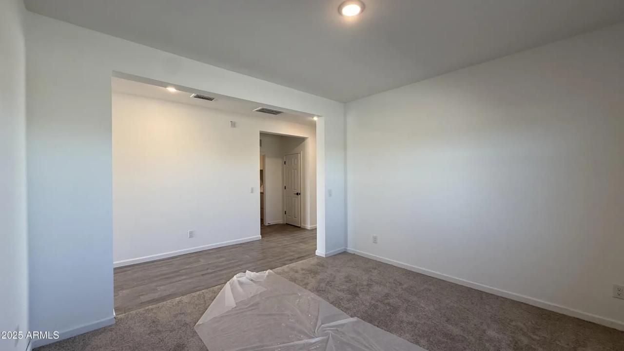 Real Estate Picture 12