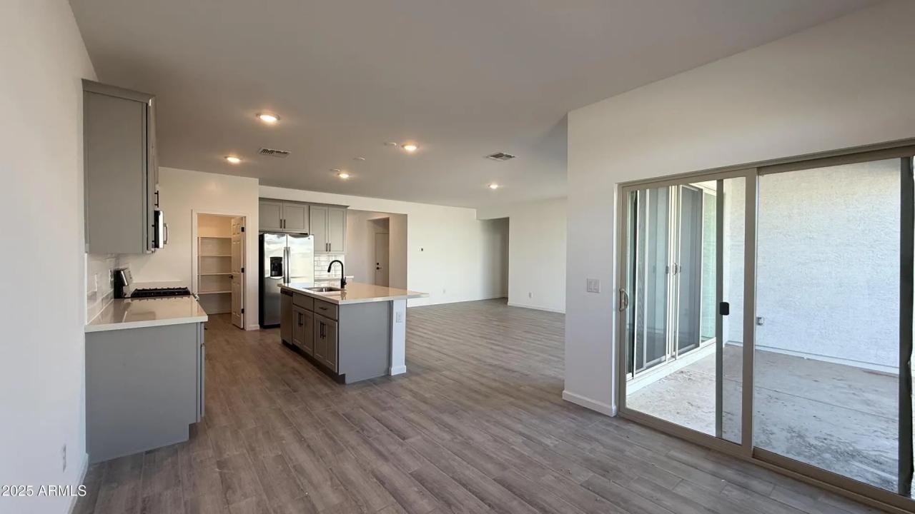 Real Estate Picture 15