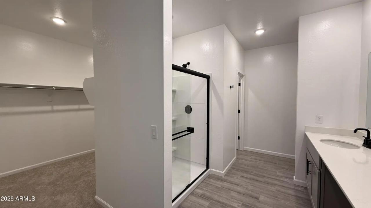 Real Estate Picture 17