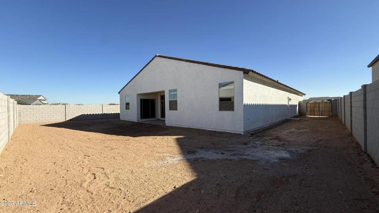 Real Estate Picture 24