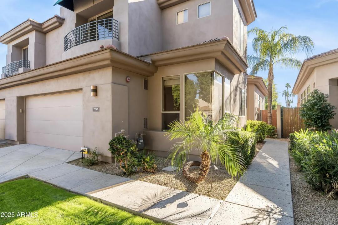 Real Estate Picture 3