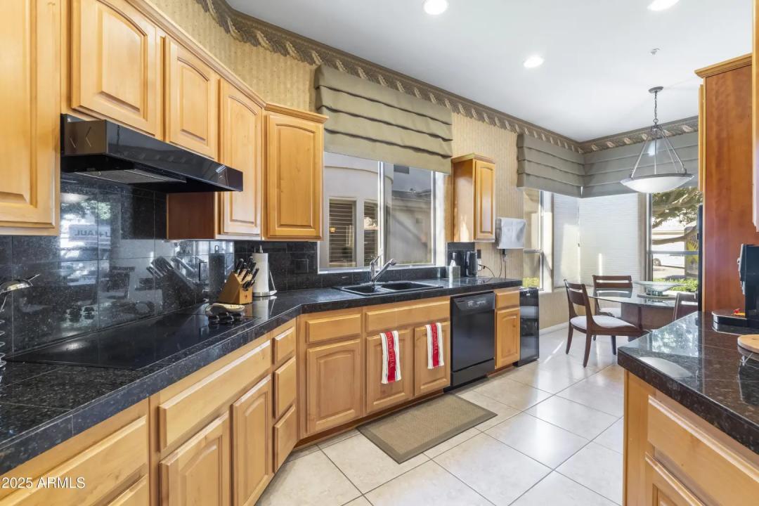 Real Estate Picture 13