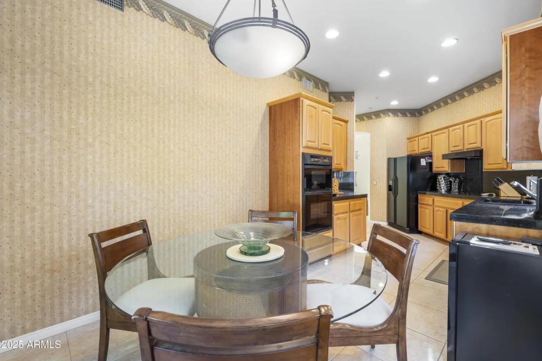 Real Estate Picture 16