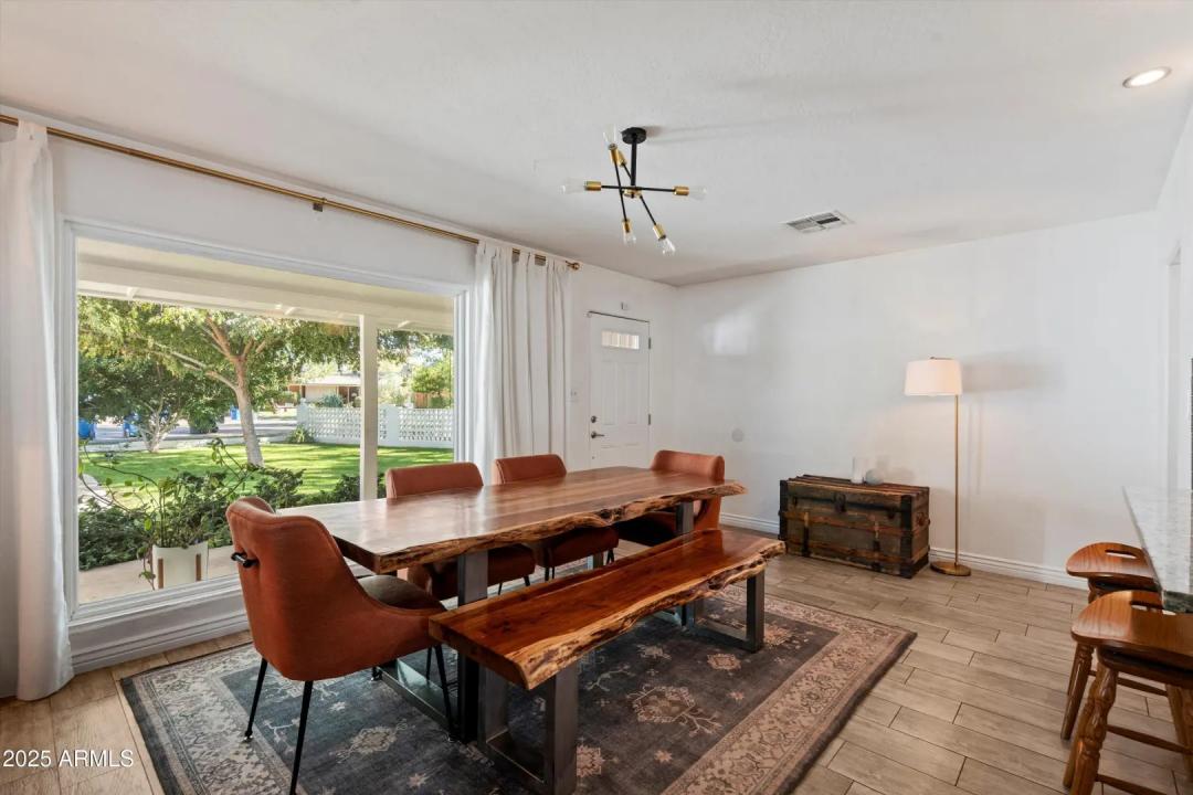 Real Estate Picture 5