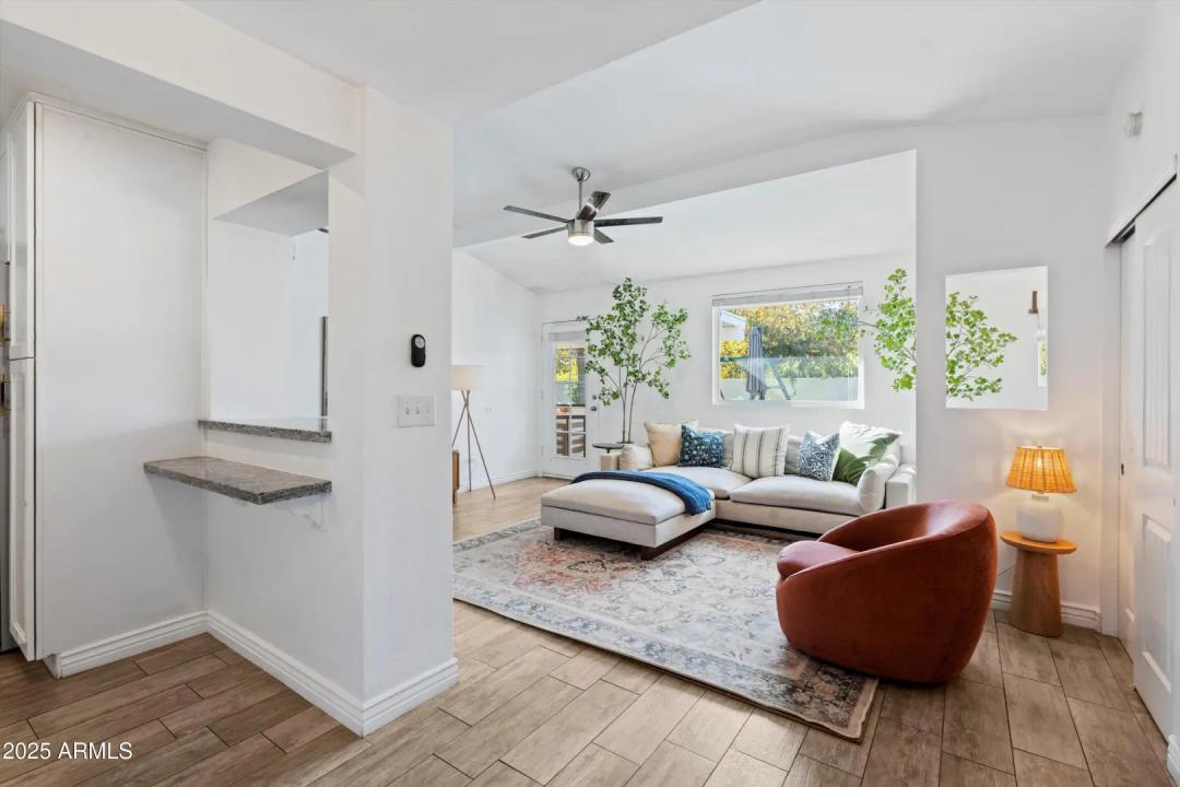 Real Estate Picture 10