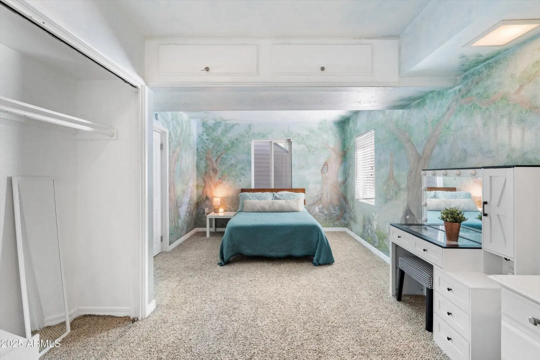 Real Estate Picture 22