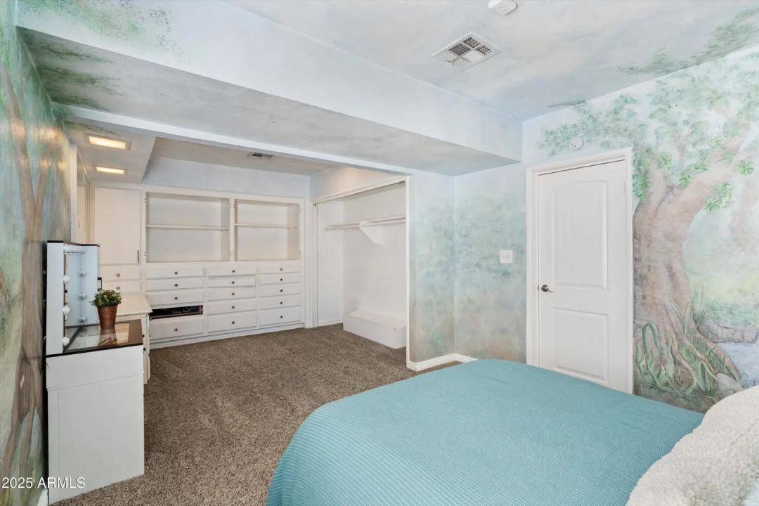 Real Estate Picture 23