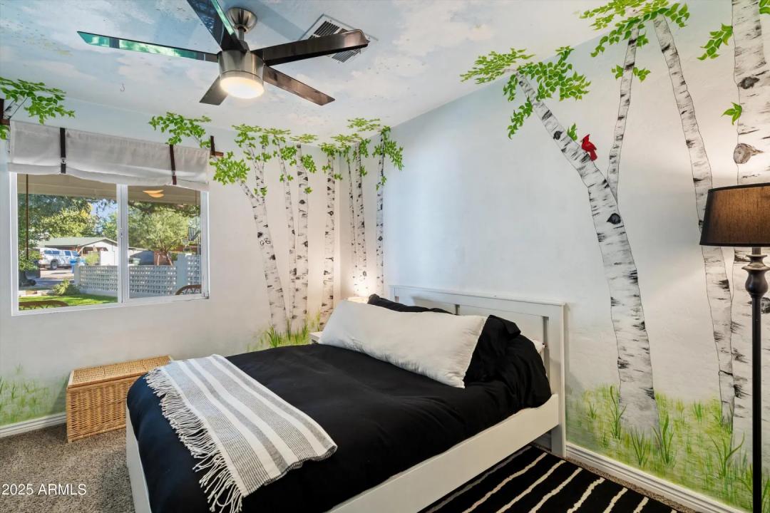 Real Estate Picture 24