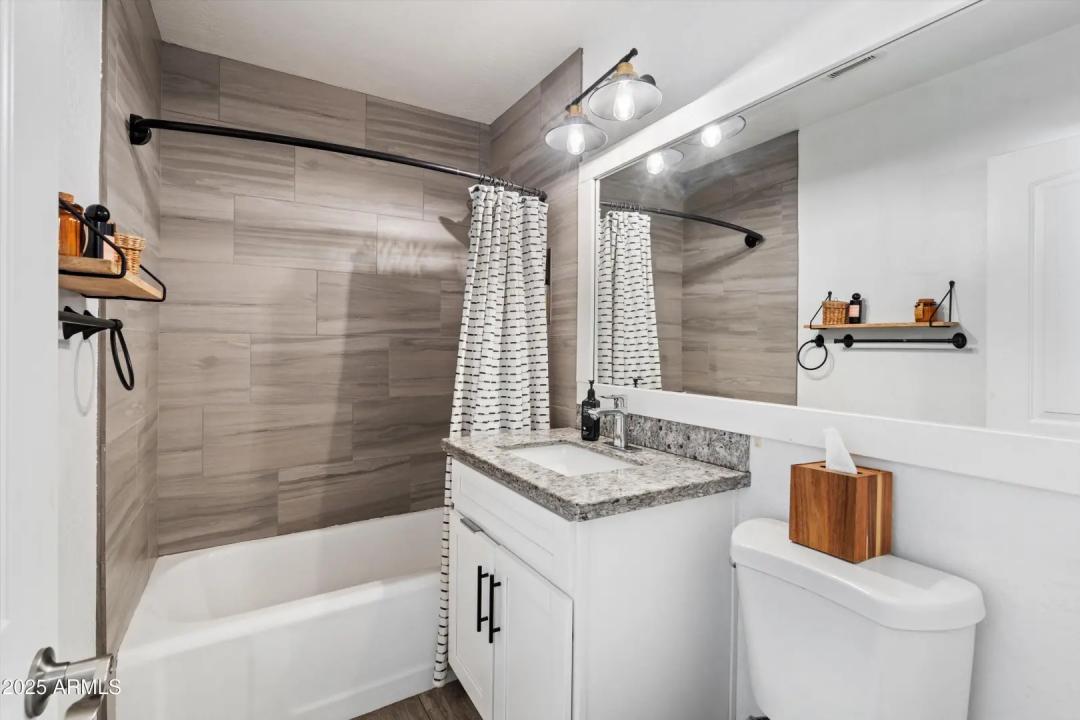 Real Estate Picture 25