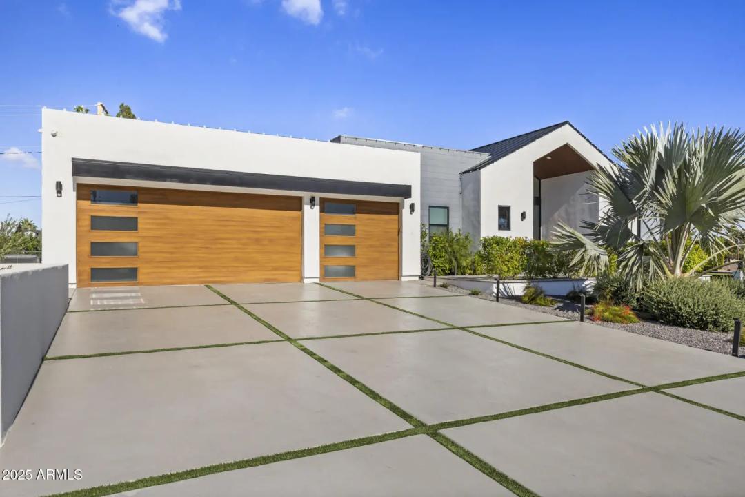 Real Estate Picture 5