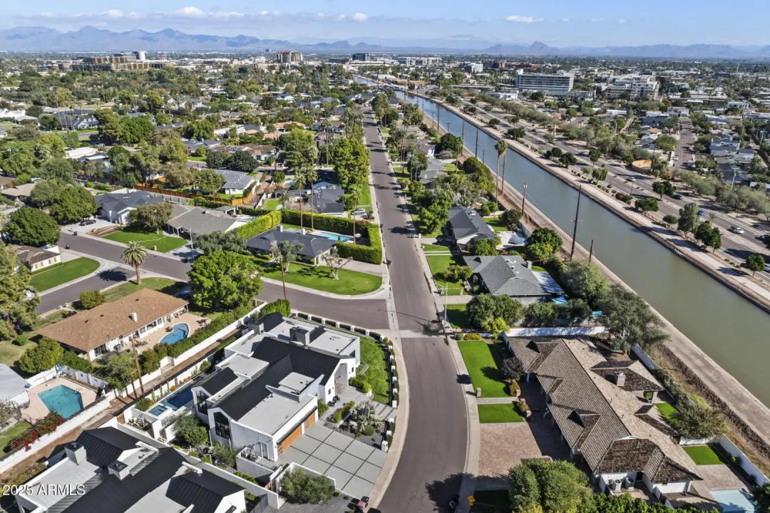 Real Estate Picture 33