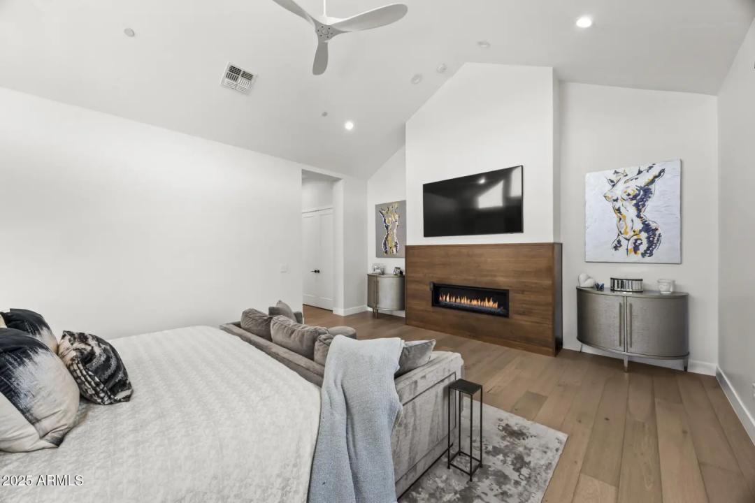 Real Estate Picture 15