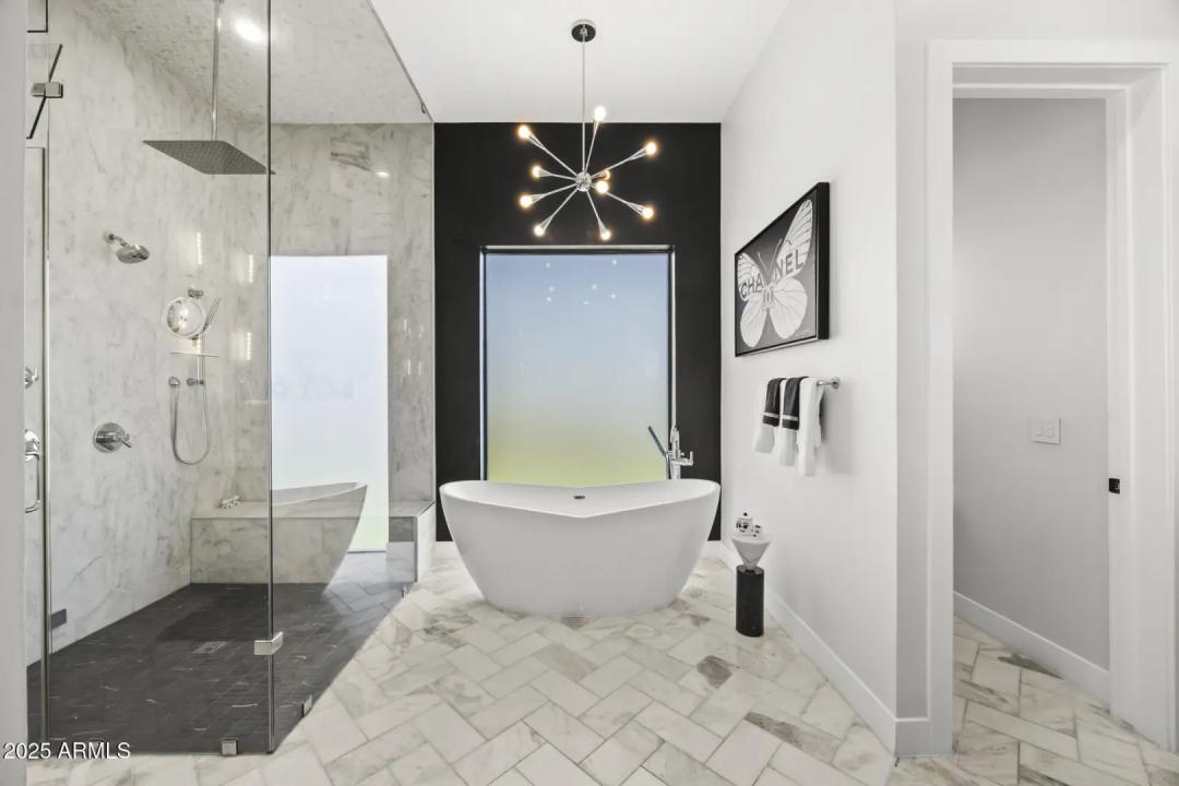 Real Estate Picture 16