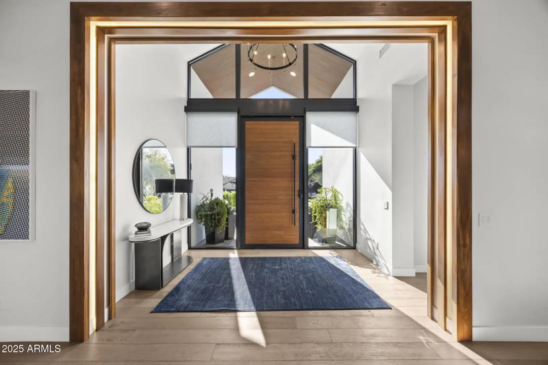 Real Estate Picture 8