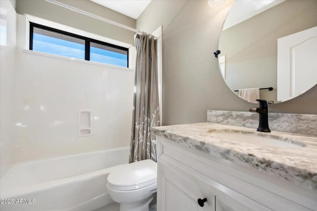 Real Estate Picture 18