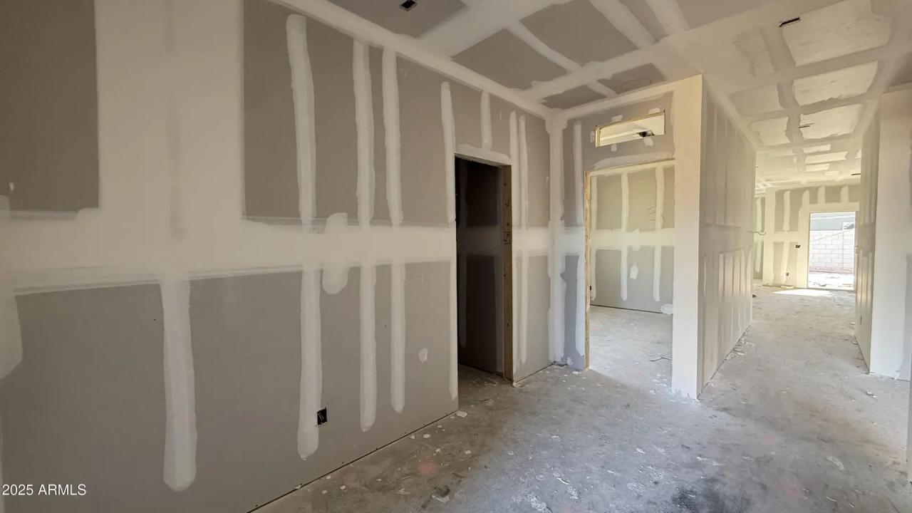 Real Estate Picture 3