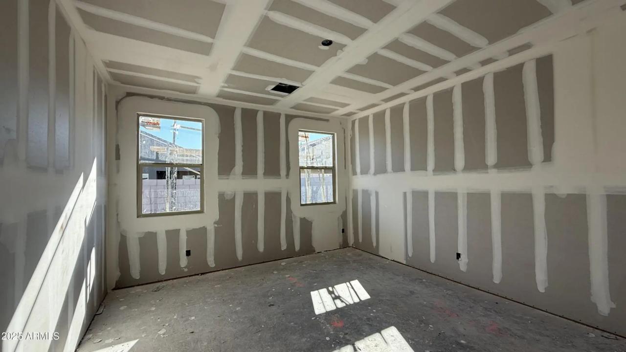 Real Estate Picture 7