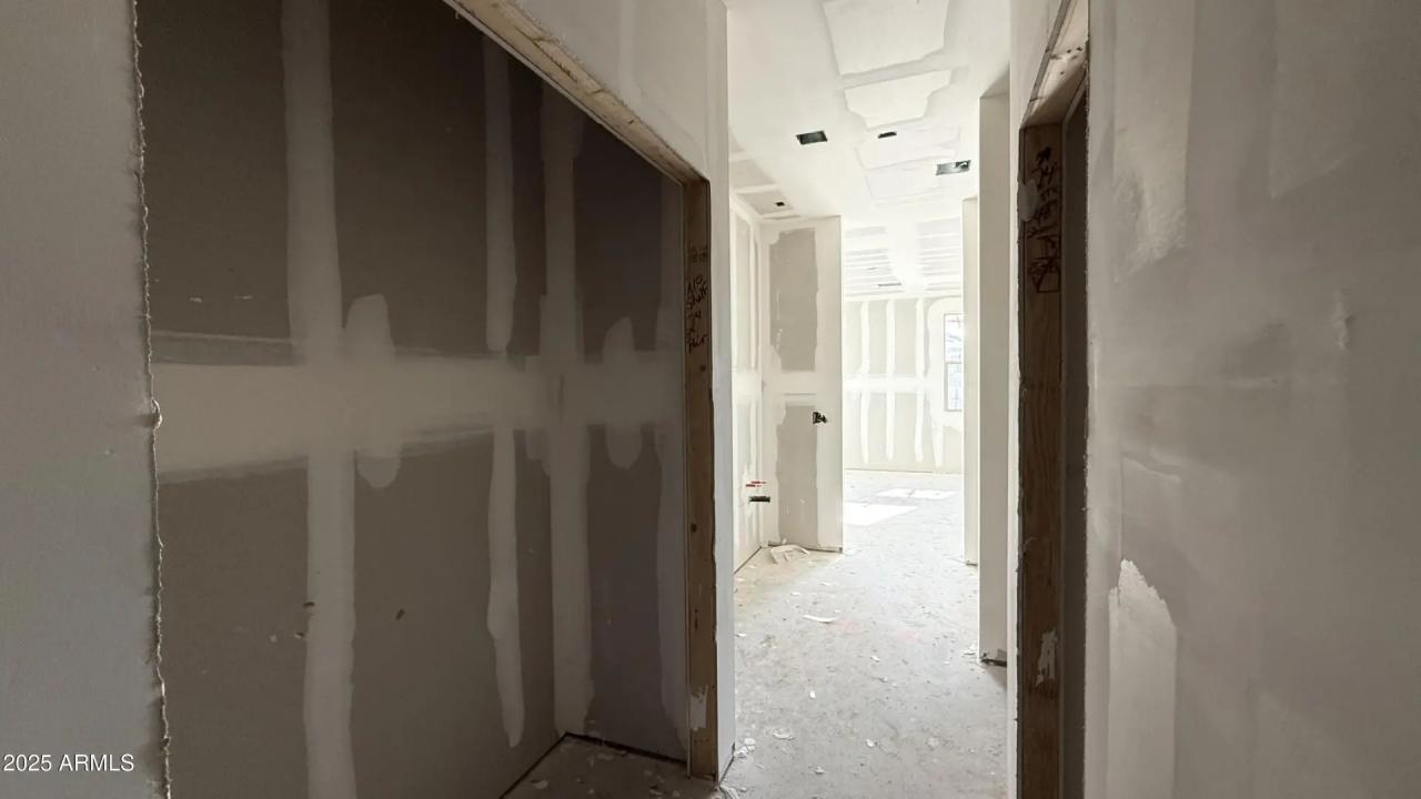 Real Estate Picture 9