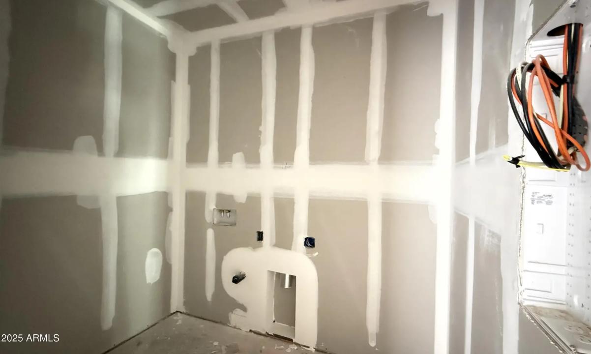 Real Estate Picture 11