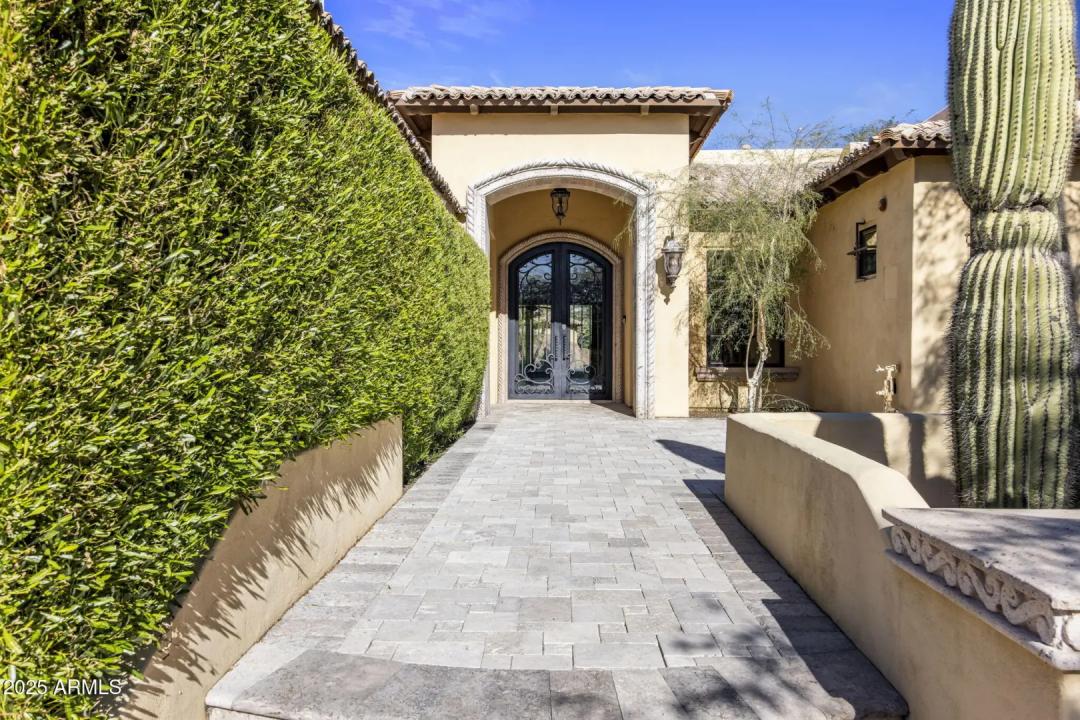 Real Estate Picture 5