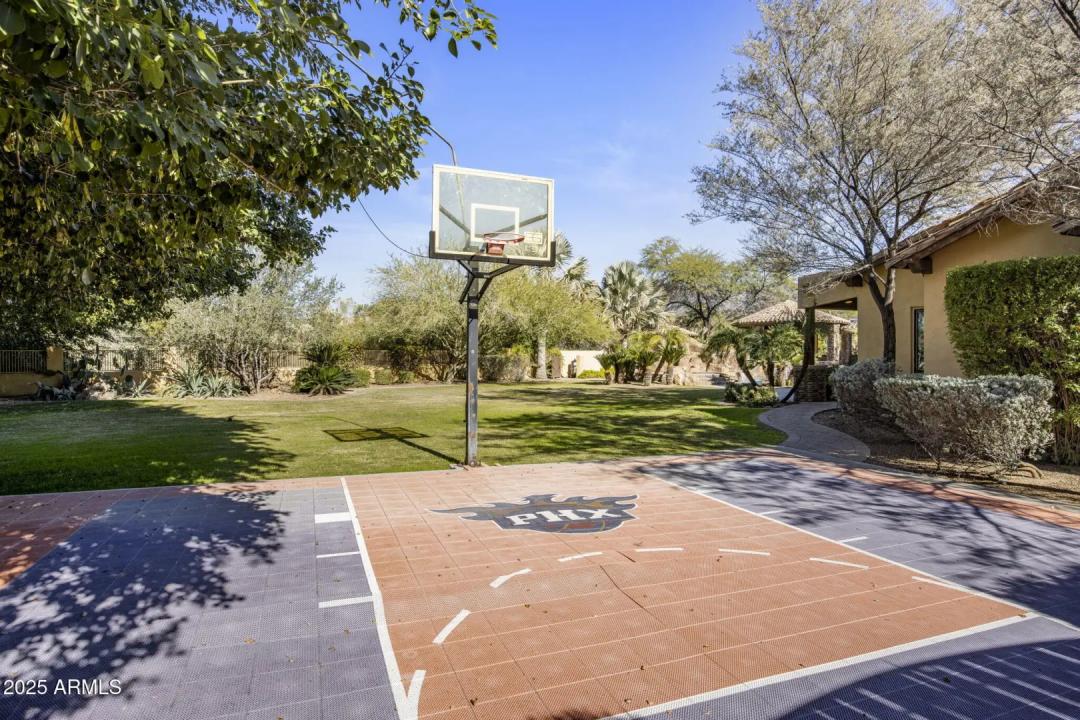 Real Estate Picture 6