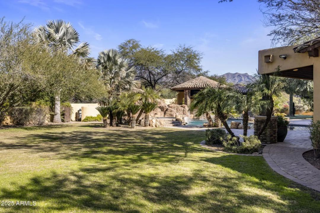 Real Estate Picture 7