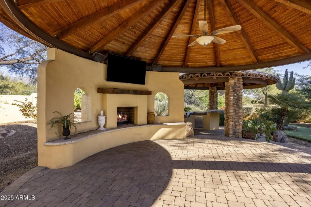 Real Estate Picture 13